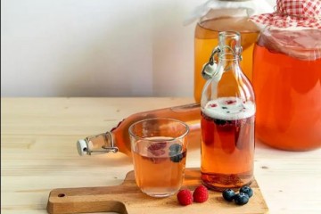 Giải đáp thắc mắc: Nên uống kombucha vào lúc nào?